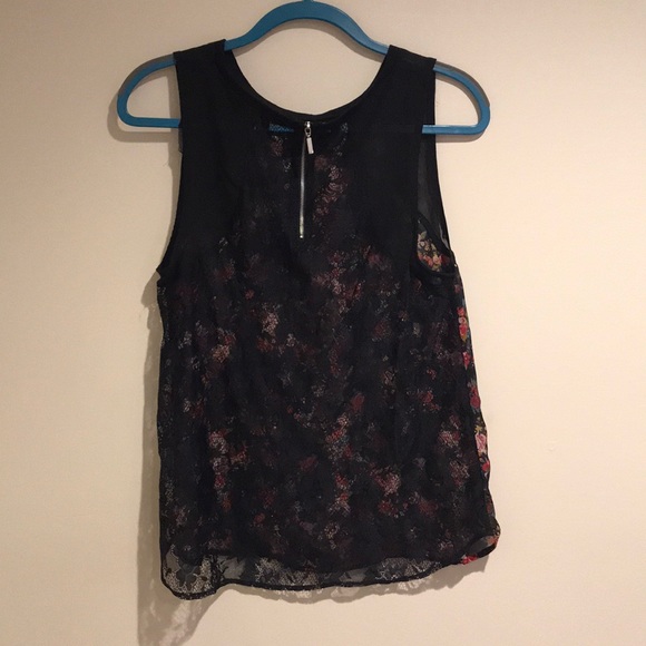 Rampage Floral Lace Backless Tank Blouse - Picture 2 of 7